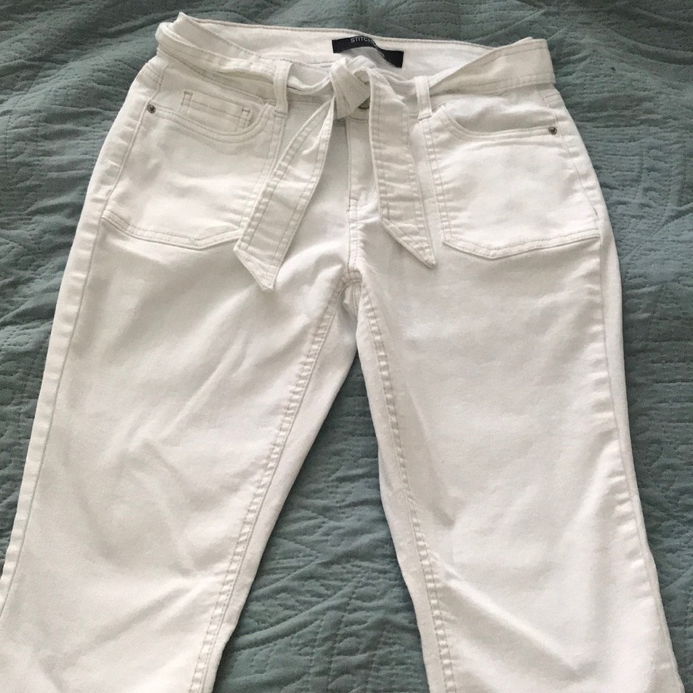 White denim crop jeans with cute tie front.